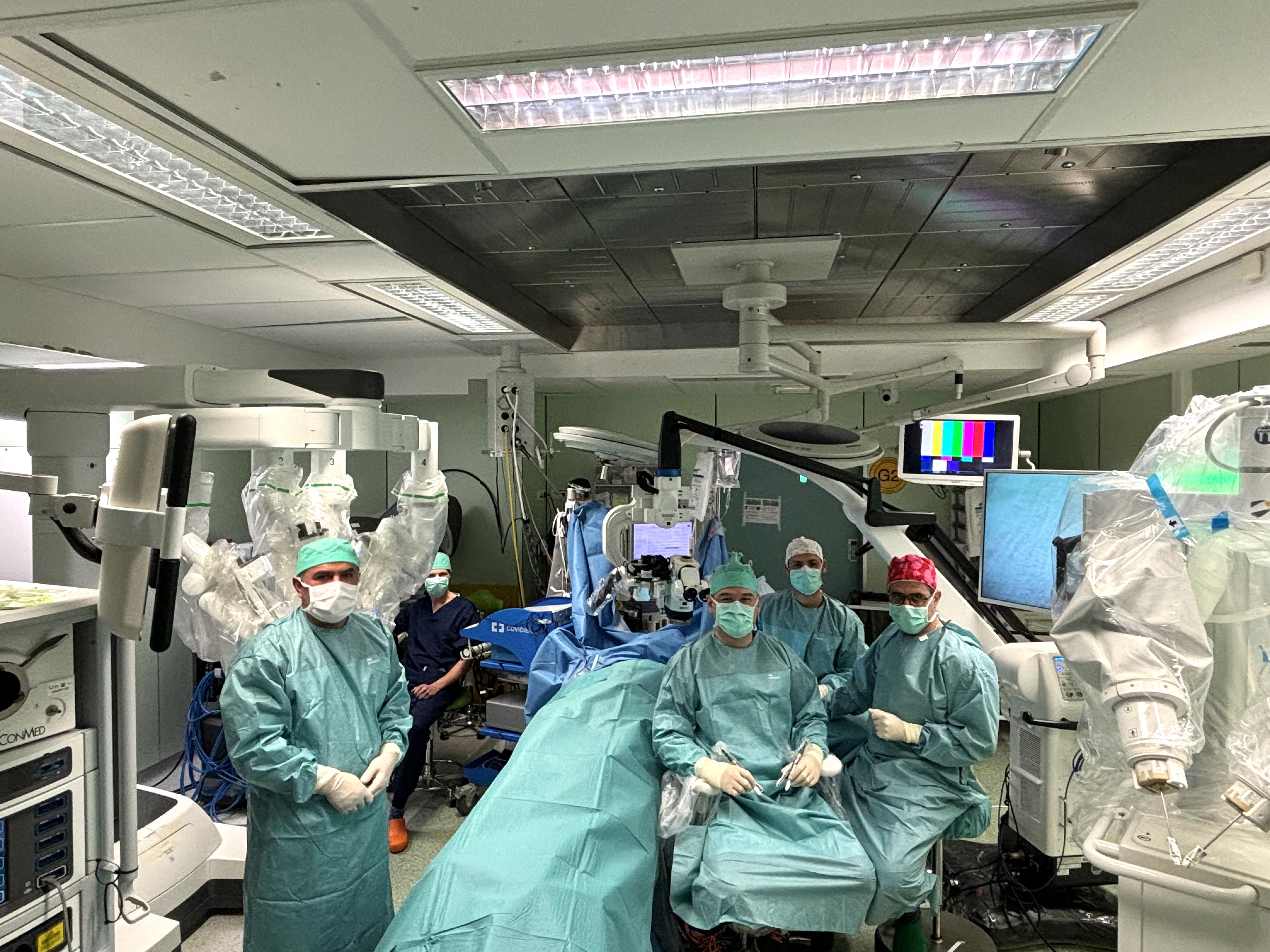 Wereldprimeur: UZ Brussel voert allereerste dubbele robotingreep uit bij patiënte met lymfoedeem na een borstoperatie